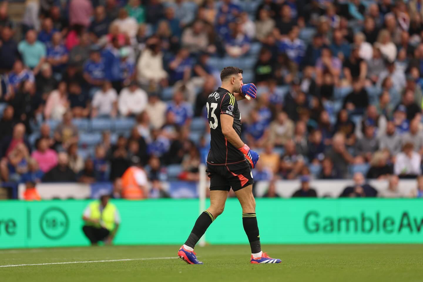 关于败北引发热议！，梅西在曼联比赛中重要助攻热度持续攀升的信息